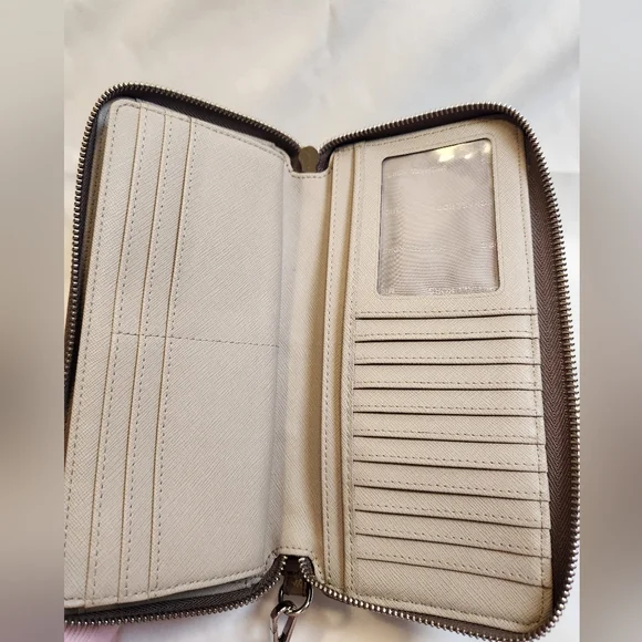 Michael Kors Pebbled Leather Continental Wallet/Wristlet NWOT - Picture 10 of 15